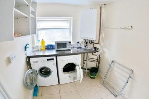 4 bedroom terraced house to rent, Cardiff CF24