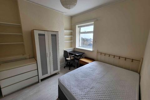 4 bedroom terraced house to rent, Cardiff CF24