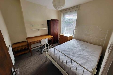 4 bedroom terraced house to rent, Cardiff CF24