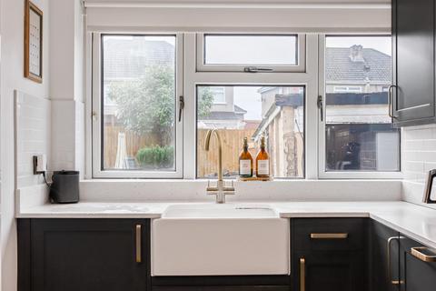 15 Counterpool Road, Bristol, BS15 8DQ