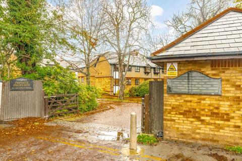 1 bedroom flat for sale, Pages Hill, London N10