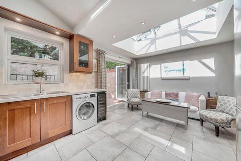 undefined, Tamerton Square, Woking GU22