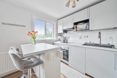 2 bedroom flat to rent, Ellesmere Road, Chiswick, London, W4