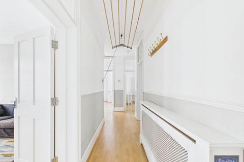 3 bedroom apartment to rent, South Lambeth Road , London,