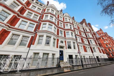 3 bedroom apartment to rent, Ridgmount Gardens, Bloomsbury, WC1