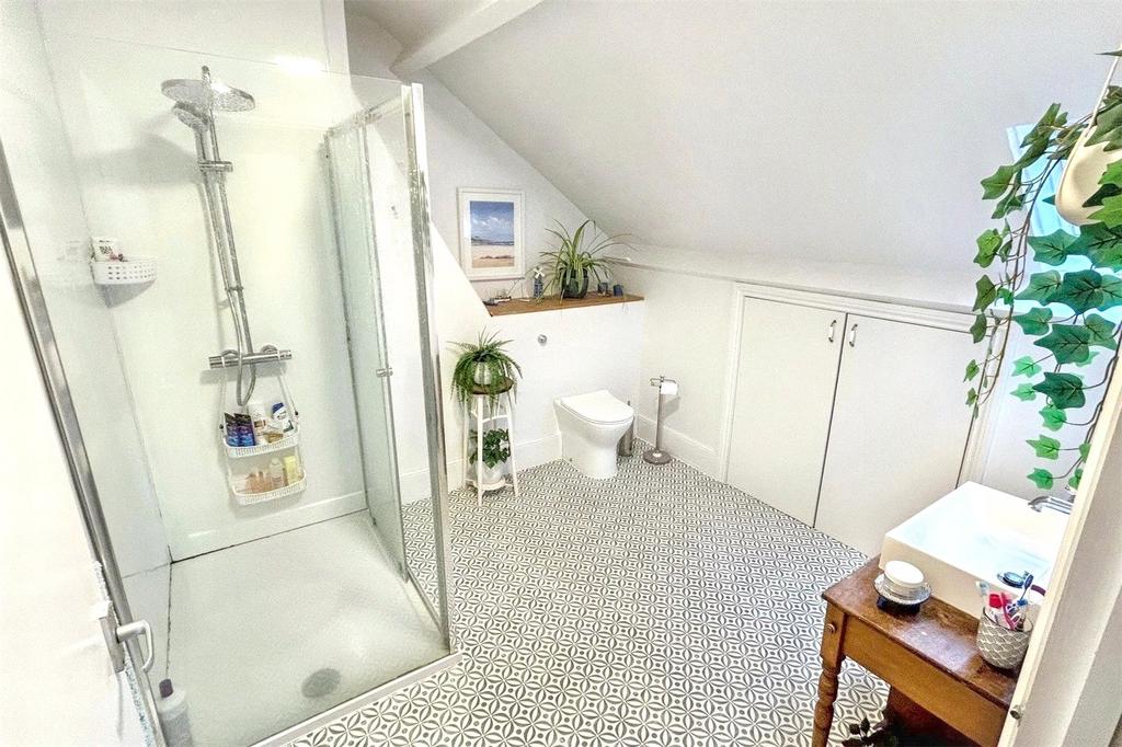 2nd Floor Bathroom