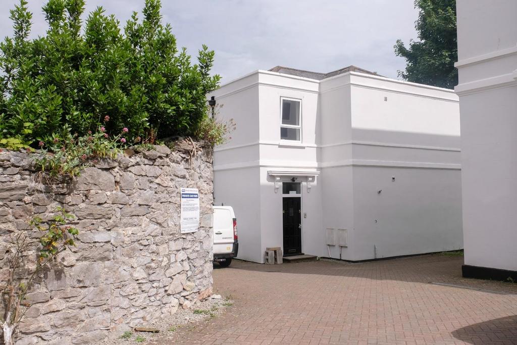 GROVEHOUSE-CHARLIE-05.jpg