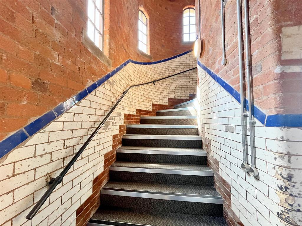 Staircase 2.jpg