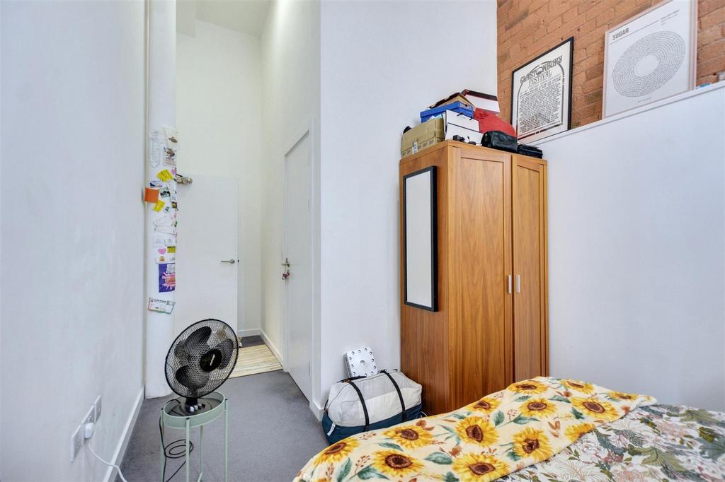 Bedroom 1 2.jpeg