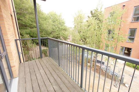 2 bedroom apartment to rent, CENTRAL COULSDON