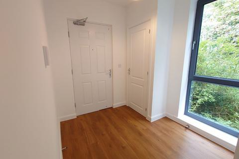 2 bedroom apartment to rent, CENTRAL COULSDON