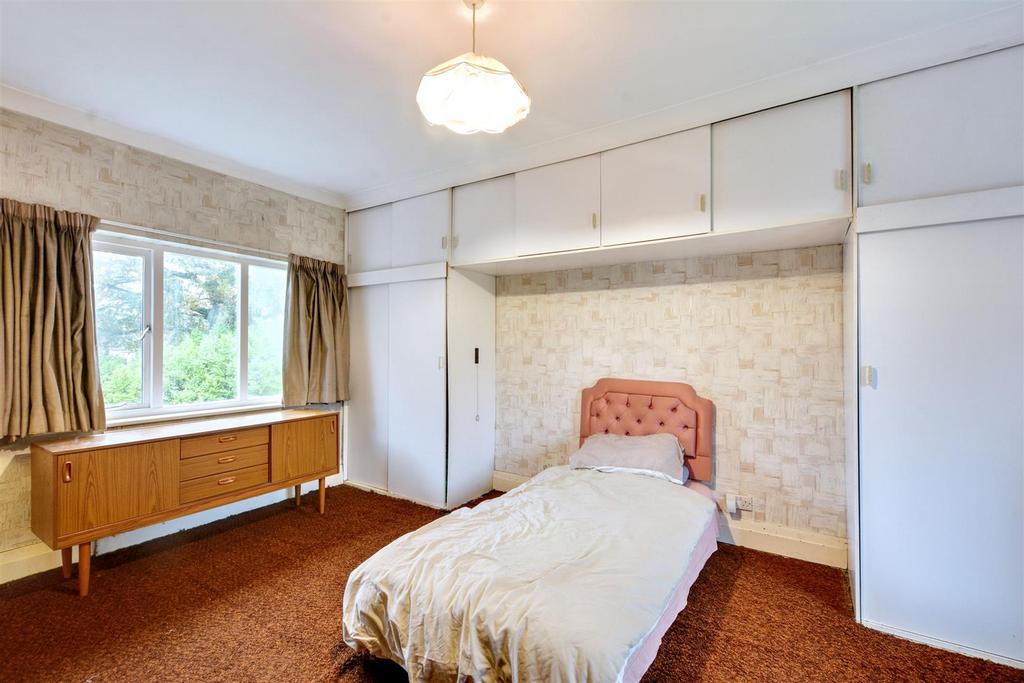 Bedroom 1 2.jpeg