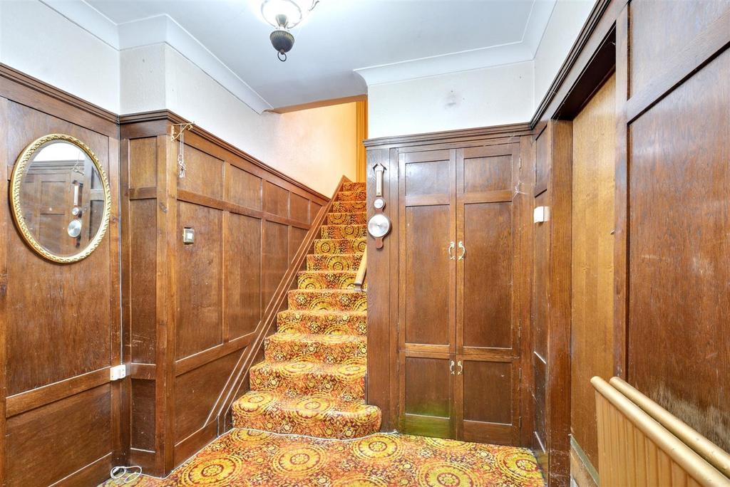 Hallway 1.jpeg