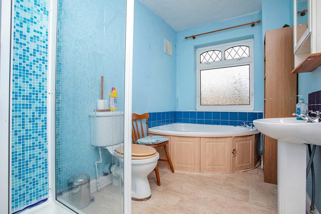 Bathroom/Shower Room