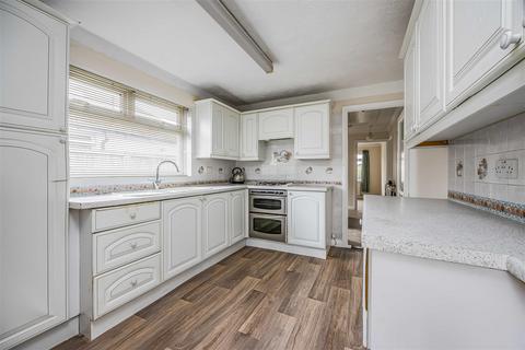 2 bedroom bungalow for sale, Durley Avenue, Waterlooville PO8