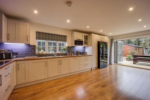 5 bedroom detached bungalow for sale, Gull Road, Guyhirn, PE13