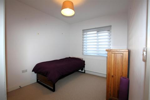undefined, London Road, Mitcham