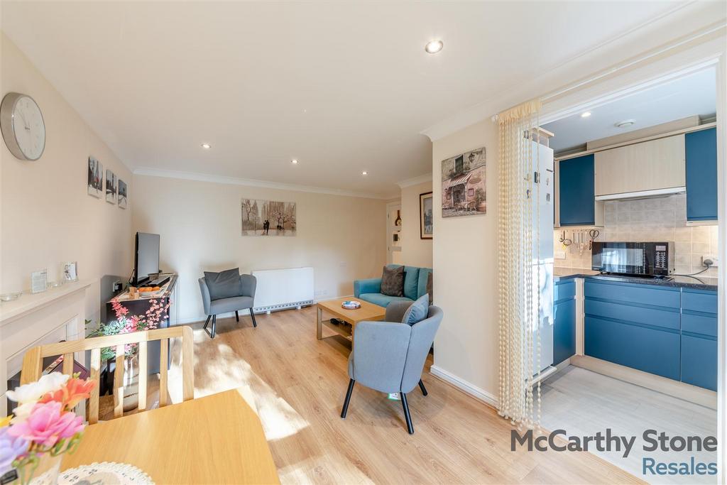 8668912-interior17.jpg