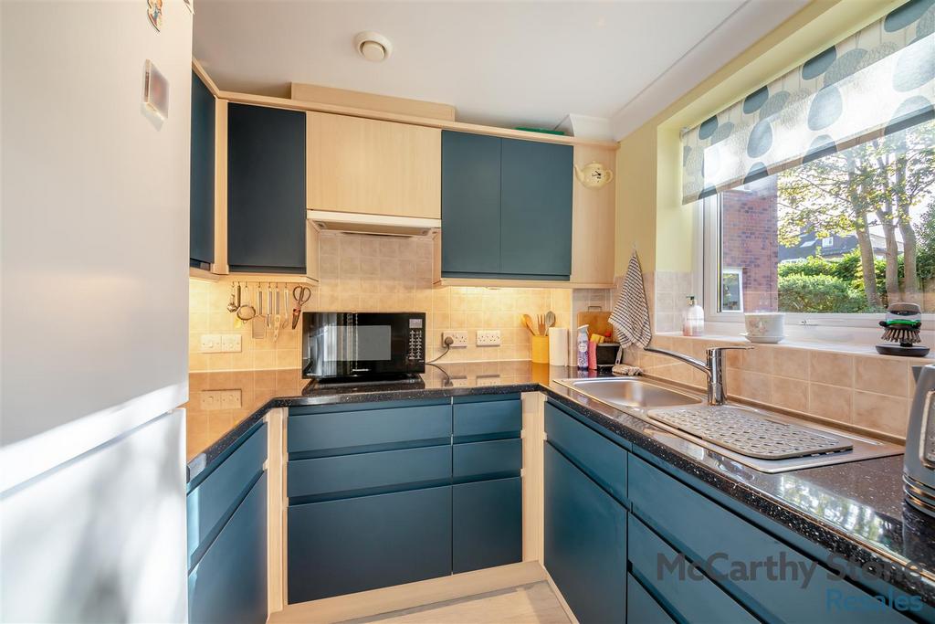 8668912-interior11.jpg
