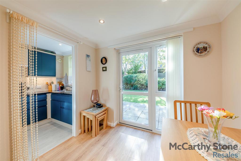 8668912-interior16.jpg