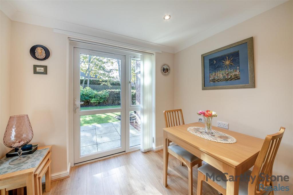 8668912-interior14.jpg