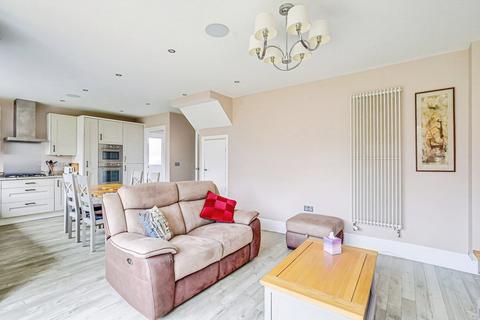 4 bedroom detached house for sale, Loveday Way, Benfleet, SS7