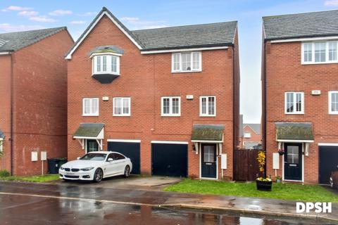 3 bedroom semi-detached house for sale, Waggon Road, Leeds
