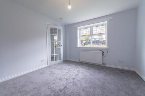 3 bedroom semi-detached house to rent, Gilmour Avenue, Clydebank