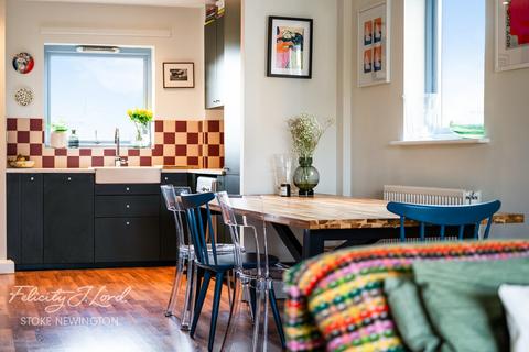 undefined, Cazenove Road, London N16