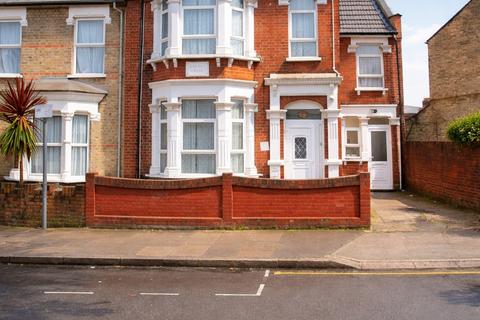 5 bedroom semi-detached house for sale, Ruskin Aveue, London E12