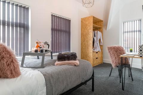 undefined, Holmes Street, L8 0RH,