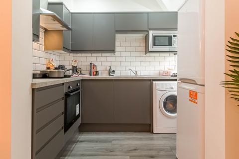 undefined, Holmes Street, L8 0RH,