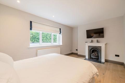2 bedroom flat to rent, St. Anns Villas, London W11