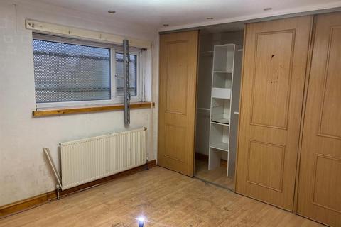 3 bedroom end of terrace house for sale, Elmfield Avenue, Huddersfield