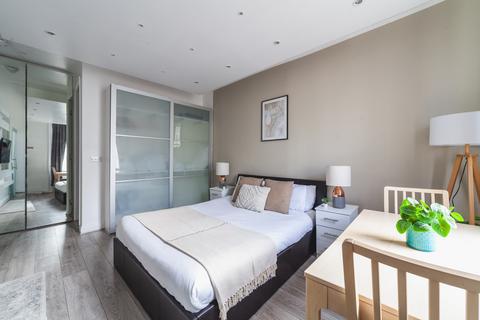 Studio to rent, Gloucester Terrace