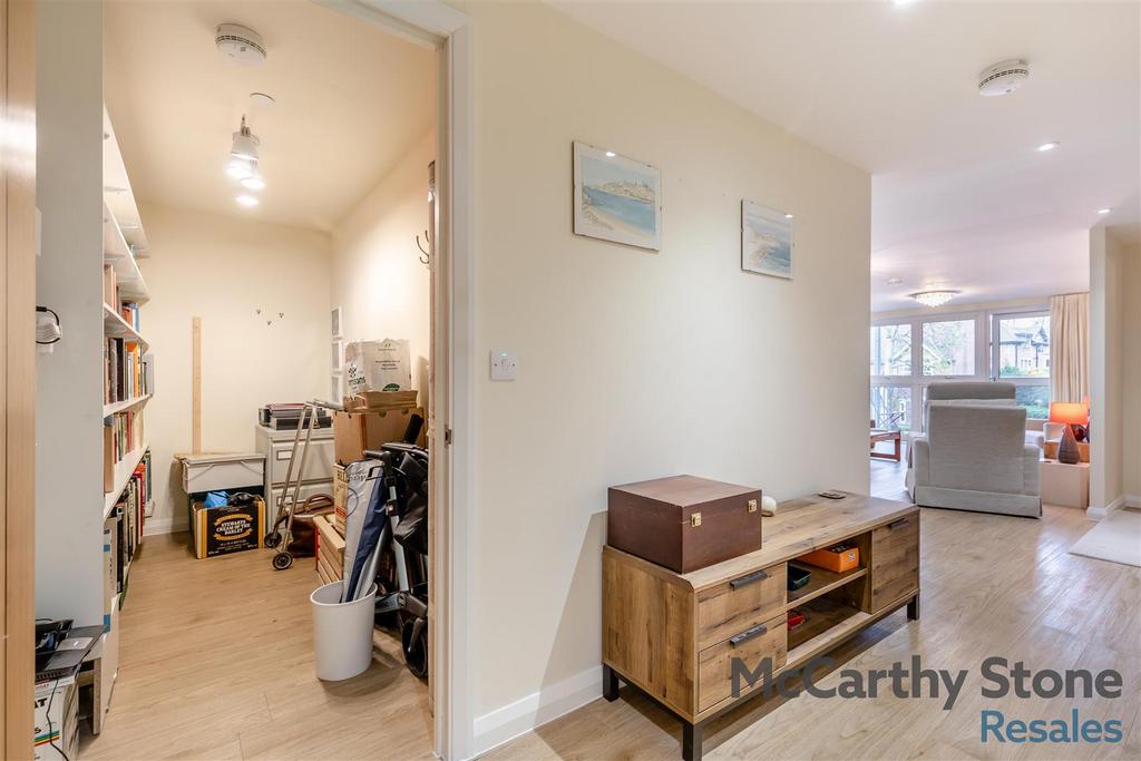 8669244-interior11.jpg