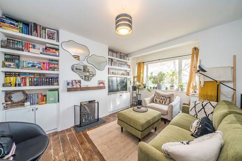 undefined, Chertsey Road, Twickenham TW2
