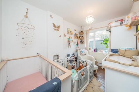 undefined, Chertsey Road, Twickenham TW2