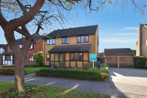 4 bedroom detached house for sale, Swallowcliffe, Bournes Green Catchment, Shoeburyness, Essex, SS3