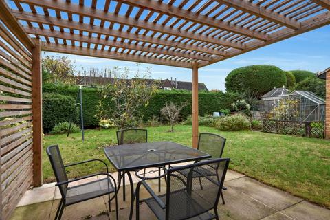 4 bedroom detached house for sale, Swallowcliffe, Bournes Green Catchment, Shoeburyness, Essex, SS3