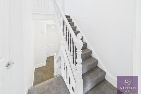 3 bedroom flat to rent, Priory Road, Crouch End, N8