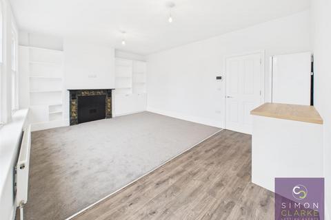 3 bedroom flat to rent, Priory Road, Crouch End, N8