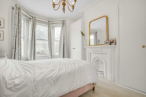 2 bedroom flat to rent, Verbena Gardens, London W6