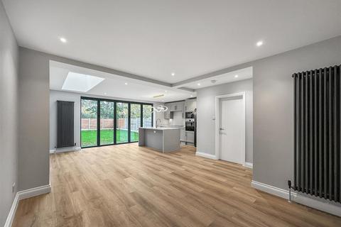 4 bedroom semi-detached house for sale, Dale Grove, Timperley, Altrincham