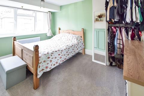 11 Nickleby Close, Rochester, ME1 2LE