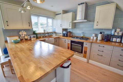 11 Nickleby Close, Rochester, ME1 2LE