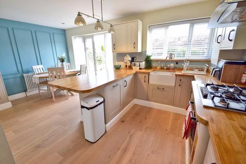 3 bedroom semi-detached house for sale, Nickleby Close, Rochester, ME1