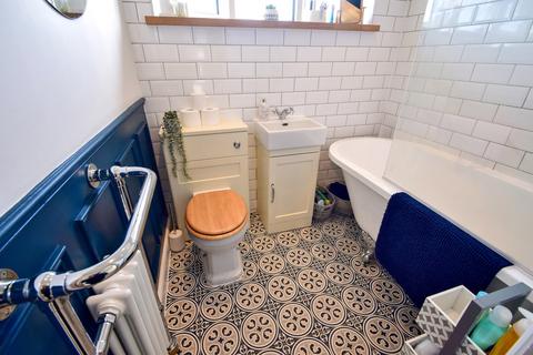 3 bedroom semi-detached house for sale, Nickleby Close, Rochester, ME1