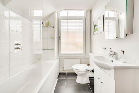 2 bedroom flat for sale, St Leger Court, Brondesbury, London, Willesden Lane, NW6