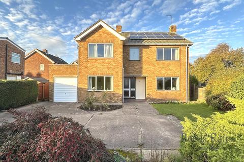4 bedroom detached house for sale, Leeds Road, North Yorkshire YO8